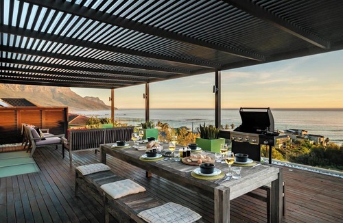 Camps Bay Apartment | Sea View 3bed Apt w Pool near Beaches Glen Sunsets