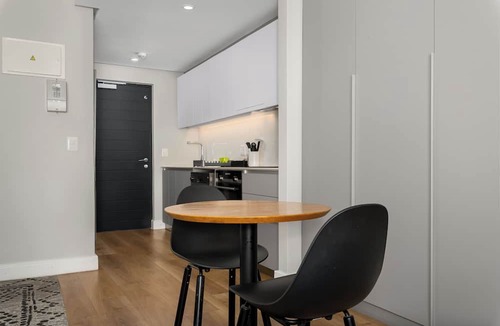 Sea Point Promenade Apartment | Bantry Bay Studio l Ocean and Mountain Views