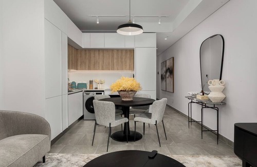 Cape Town City Centre Apartment | Modern Designer One Bed Apt | City and Harbour Views
