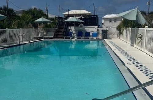 Biltmore Beach Hotel | Monterey Motel - Beach Cottage 9 at Beach Access 8. Large Pool. Newly Remodeled.
