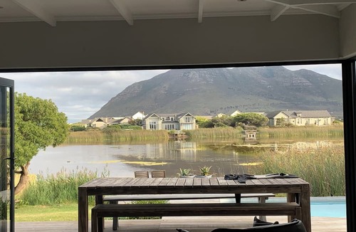 Sunnydale House | Blissful Lake Living, the ultimate break