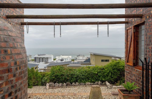 Yzerfontein House | Gorgeous 3-bedroom house with Pool and stunning views in Yzerfontein