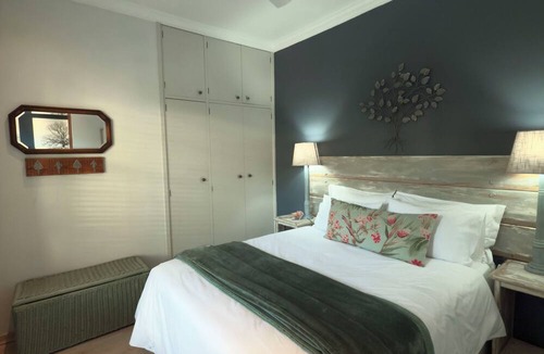 Somerset West Apartment | Theebos Anneline's Self Catering Apartments