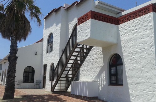 Gansbaai Apartment | Oom Piet Self Catering Accomodation