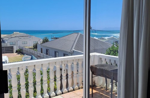 Gansbaai Apartment | Oom Piet Self Catering Accomodation