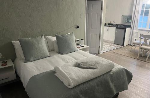 Hilton Bed & Breakfast | Maple and Vine