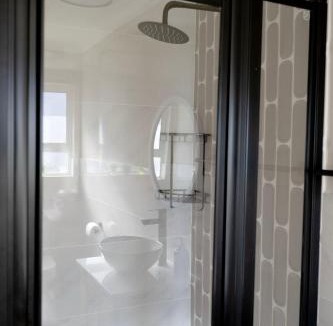 Pringle Bay House | Weekend at Bernies