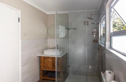 Pringle Bay House | Weekend at Bernies