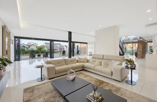 Kempton Park Villa | Serengeti Heights Villa