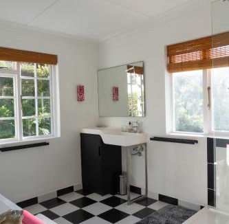 Kalk Bay House | La Rochelle Heritage Beach House