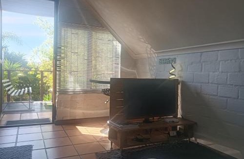 Kraaifontein Apartment | La Petite - Durbanville - Entire Flat