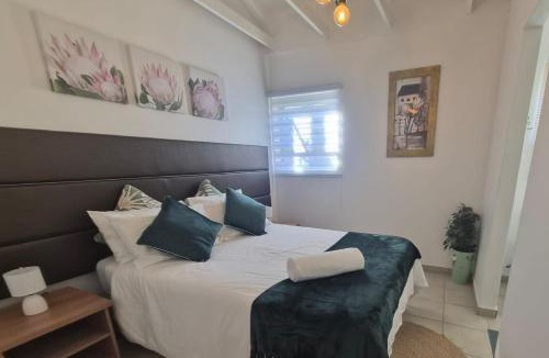 Bloubergstrand Apartment | Kozy Stays near Bloubergstrand