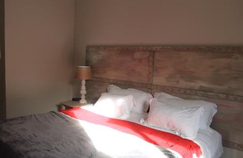 Oudtshoorn House | The Alchemist's Place