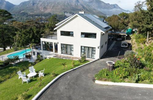 Hout Bay Apartment | Hout Bay Mountain Views