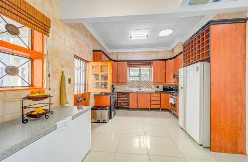 Greater Johannesburg Metropolitan Area House | Peaceful Family Home in Johannesburg