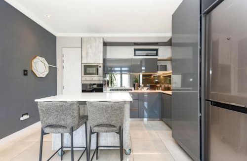 Houghton Estate Apartment | The Paramount 116