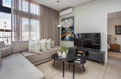 Cape Town City Centre Apartment | City Views Penthouse In Hotel