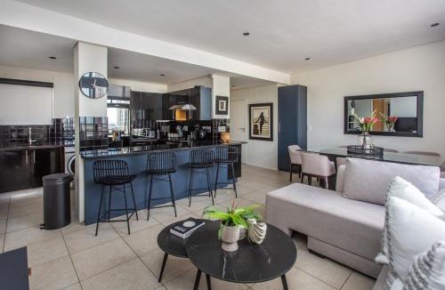 Cape Town City Centre Apartment | City Views Penthouse In Hotel