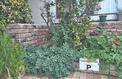 Fish Hoek Apartment | Sunshine Cottage