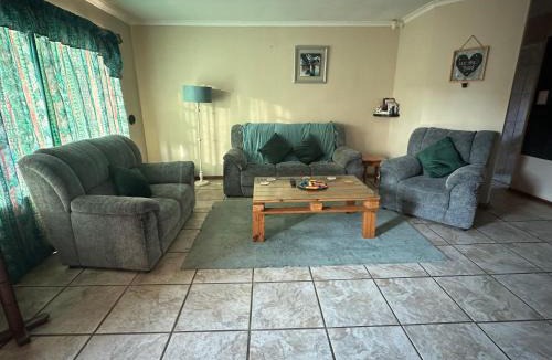 Langenhoven Park House | Spacious & serene townhouse getaway