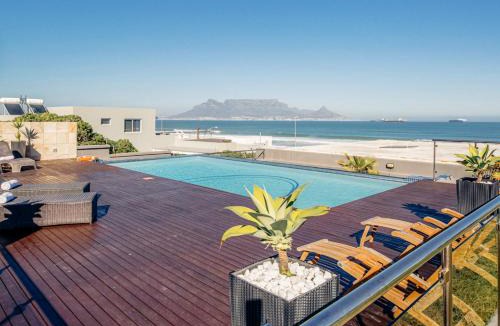 Bloubergstrand Apartment | Infinity 2BR Seaside Stay - Steps from Blouberg Beach