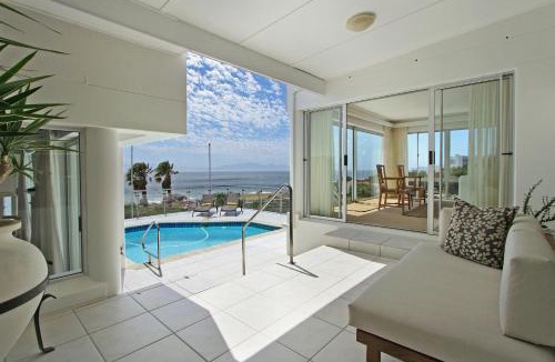 Froggy Farm Villa | Broadlands Villa