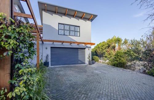 Noordhoek Apartment | Chapmans Corner Studio