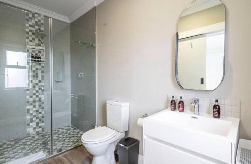 Big Bay Apartment | Big Bay Bliss, Ocean And Mountain Views