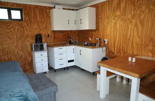 Fish Hoek Apartment | Quaint Cottage With Harbour Views