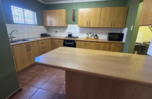 Olifantshoek Apartment | Kalahari Hotel