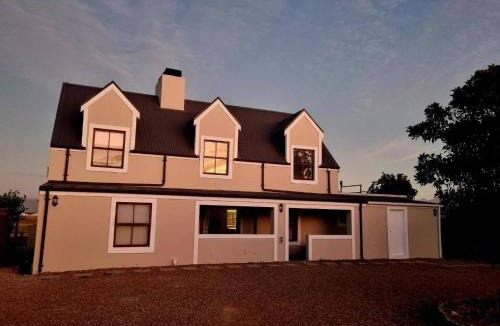 Riebeek Kasteel House | Country Retreat with Pool Braai, Sleeps 6