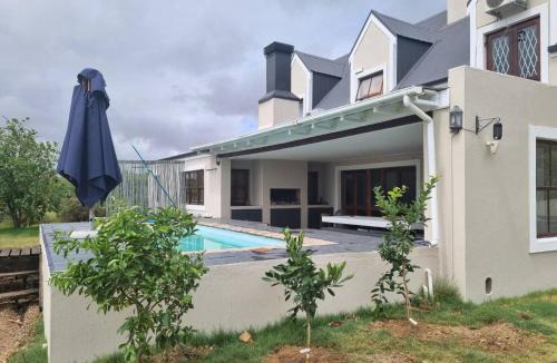 Riebeek Kasteel House | Country Retreat with Pool Braai, Sleeps 6