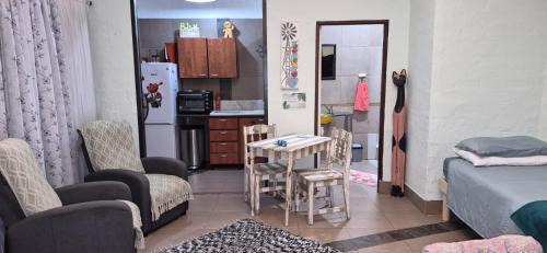 Gordon's Bay Hotel | Peacock Cove Self Catering Studio