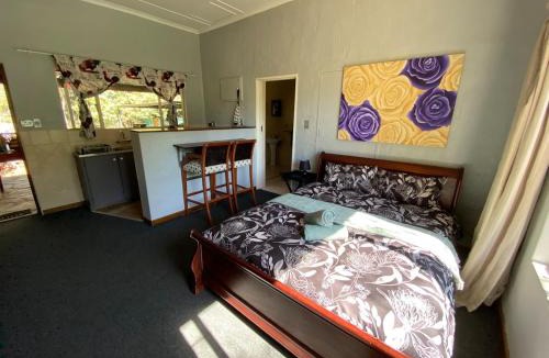 Howick Apartment | Queen Room