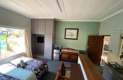 Howick Apartment | Queen Room