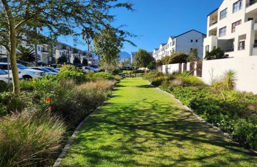 Firgrove Rural Apartment | Summer Set West