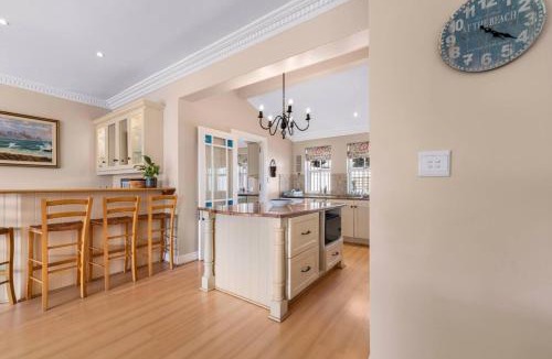 Fish Hoek Apartment | The Lookout | 3 bedroom home in Fish Hoek