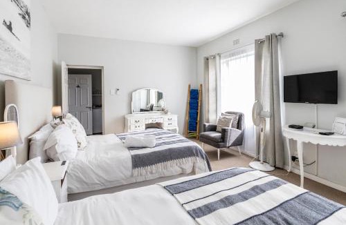 West Bank House | Alfred View