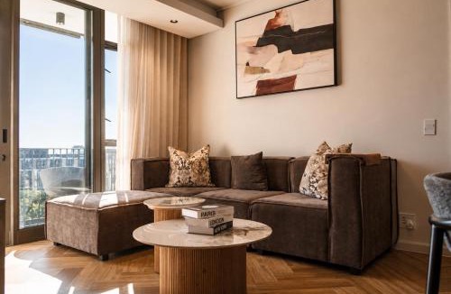Century City Apartment | On Park 516 At Century City