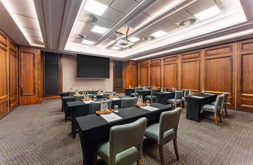 Greater Johannesburg Metropolitan Area Hotel | Sandton Sun and Towers