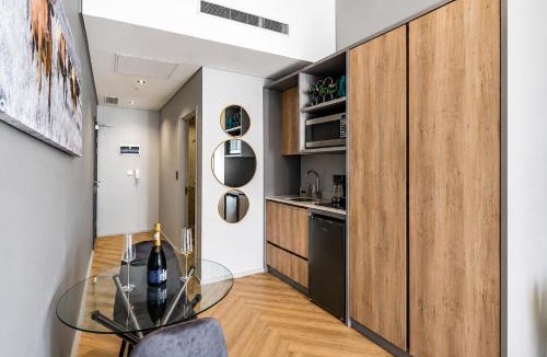 Cape Town City Centre Apartment | One Thibault Hotel - Business Studio