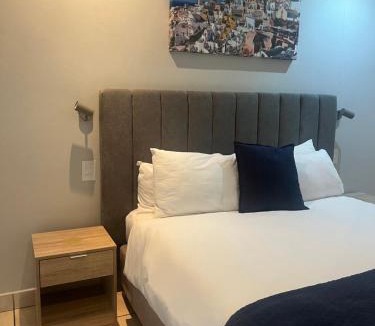 Bunkers Hill Bed & Breakfast | Santorini Guesthouse