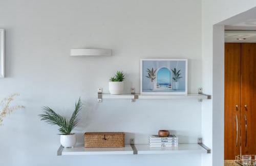 Clifton Apartment | Clifton Studio - Seaviews & Walk To The Beach, Sea Point & Camps Bay