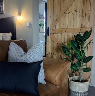 Slangrivier House | At The Roots Luxury Cottage