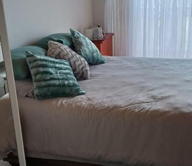 De Kelders Ski Chalet | Double room with en suite