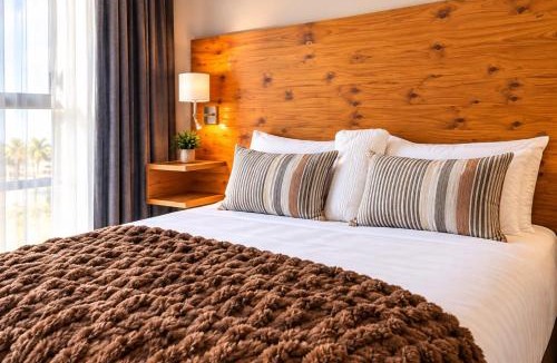 Tshwane Apartment | Dee's Lux Stay at The Blyde christal lagoon estate