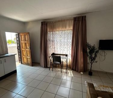 Flora Park Apartment | Minnies Place