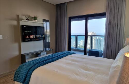 Umhlanga Apartment | Luxury Promenade Suite at Oceans Apartments in Radisson Blu Hotel Tower, Umhlanga, Durban