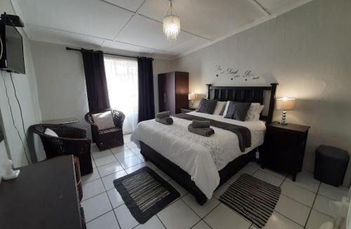 Senqu House | Blue Pepper Guest House & Restaurant