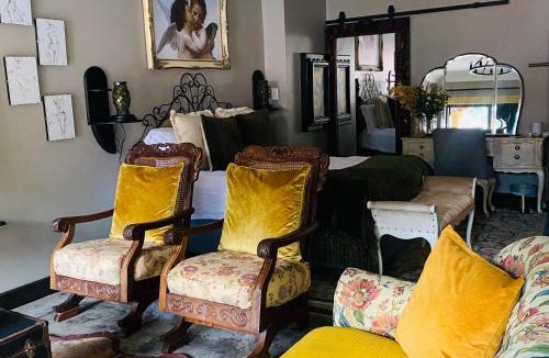 Hillcrest Bed & Breakfast | Frangelica